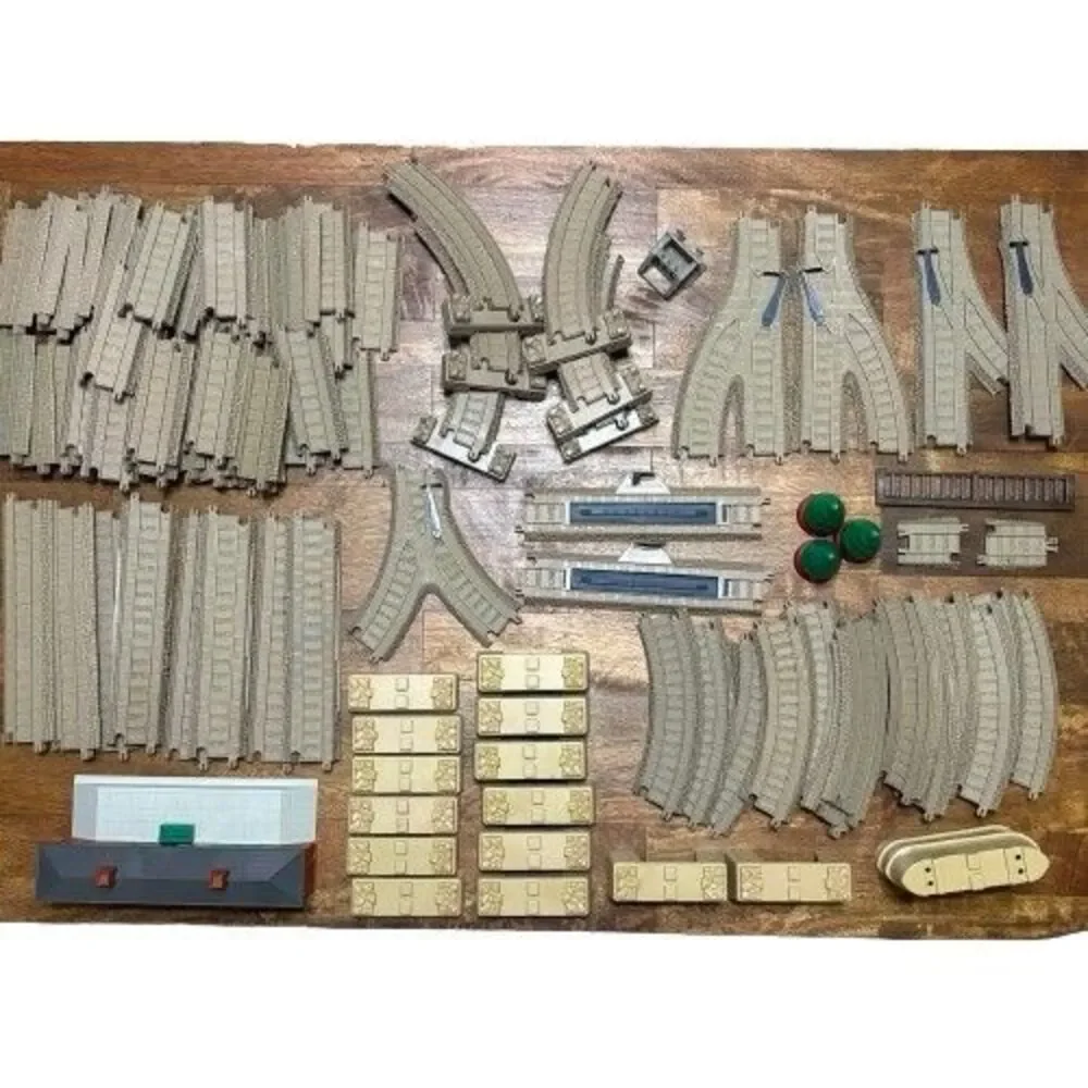 Lot 100 Pcs Thomas the Train Tracks Station Switches Gullane Hit Toy Trackmaster